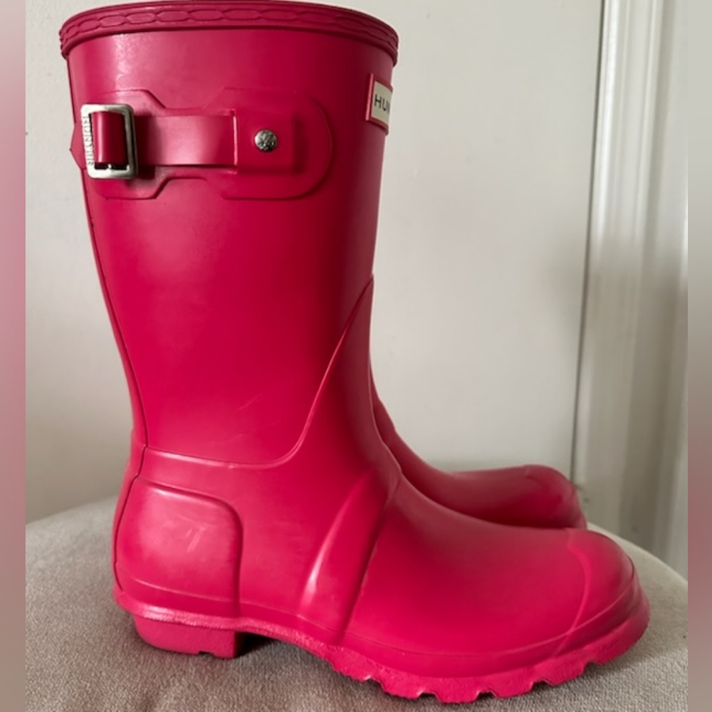 Hunter Women's Pink Rain Boots - Picture 2 of 6